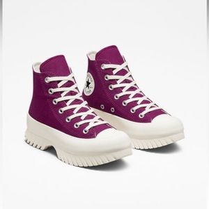 Converse Chuck Taylor All Star Lugged 2.0 Seasonal Color
UNISEX HIGH TOP SHOE